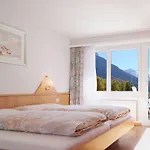 Eden No. 7 3* סאס פה