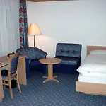 Eden No. 7 Hotel