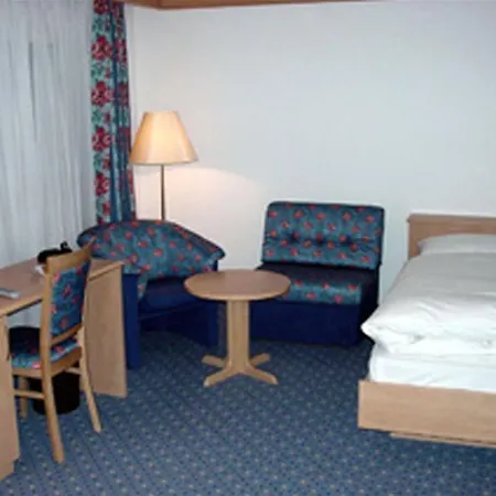 Eden No. 7 Hotell