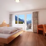 Eden No. 7 Hotel