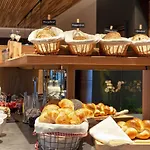 Eden No. 7 Hotel