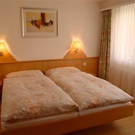 Eden No. 7 Готель