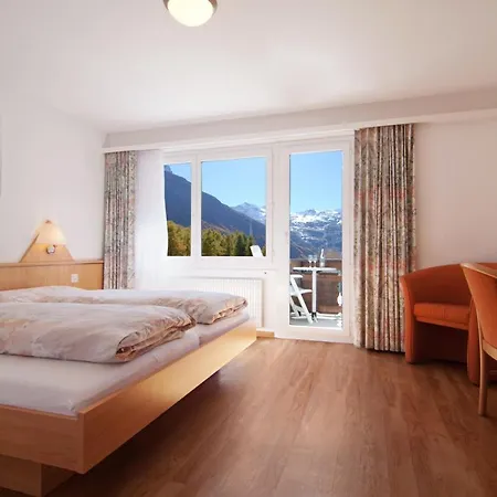 Eden No. 7 Готель