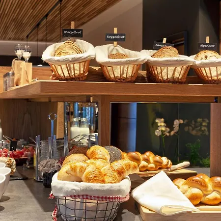 Eden No. 7 Готель