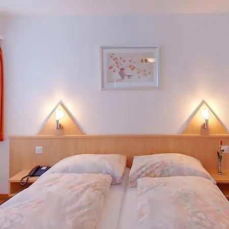 Готель Eden No. 7